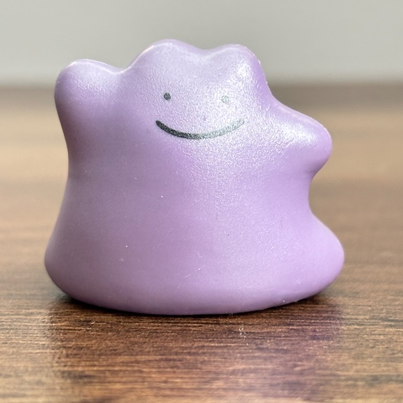 Pokémon DITTO Purple Metallic Toy Battle Action Figure 2019 WCT Cake Topper - Picture 2 of 7